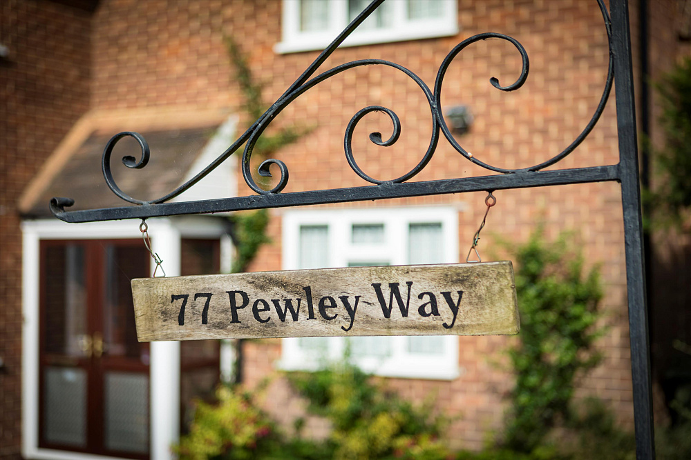 Вилла Pewley Way, Guildford, Surrey, GU1
