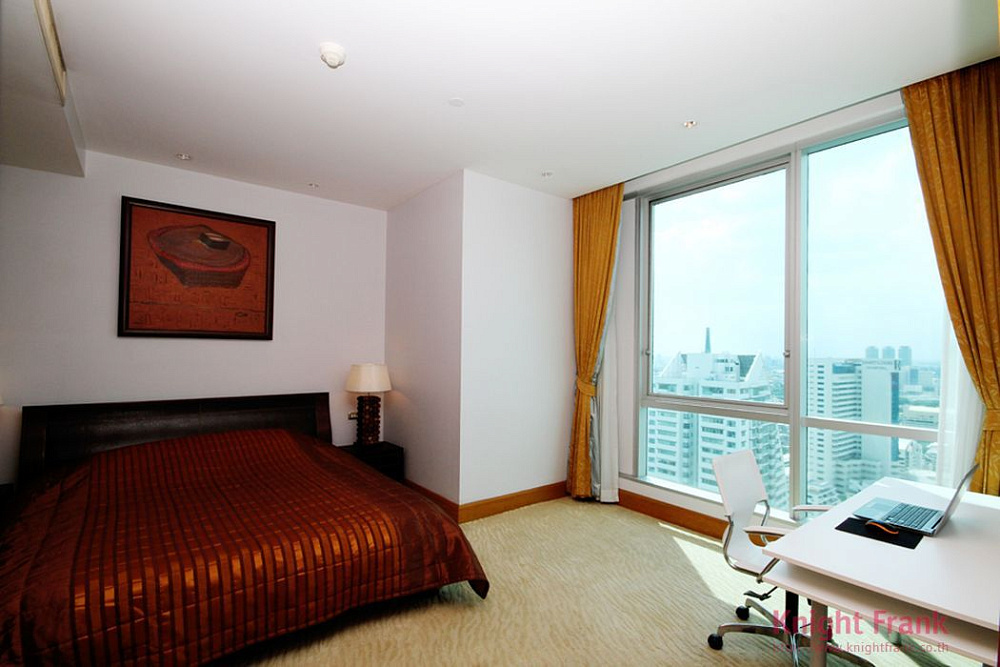 Кондоминиум 2 grand bedrooms with the imposing sky villa in the Prime location of Bangkok